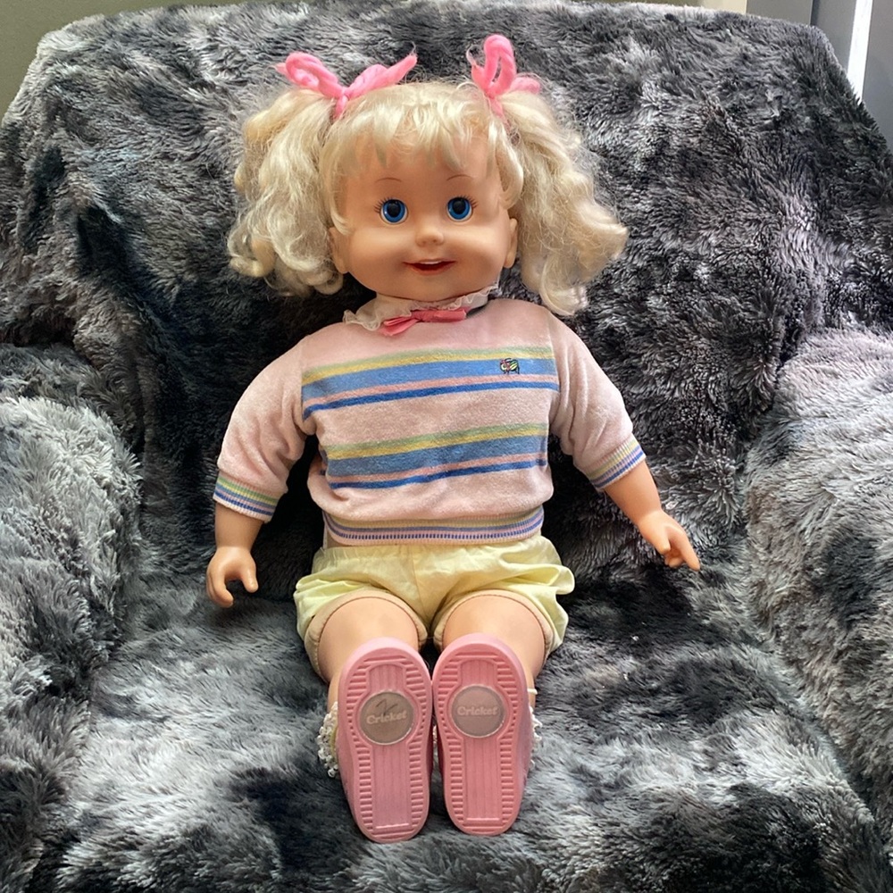 Vintage 1986 Playmate Cricket Doll with one tape